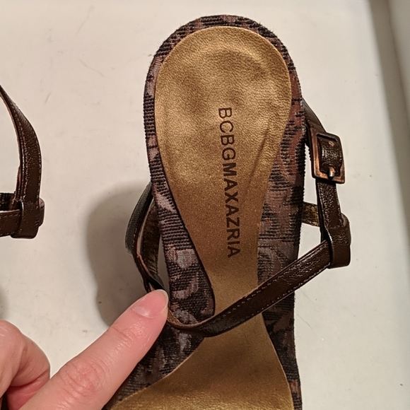 BCBGMaxAzria Brown Leather Orange Crystal Sandals - Picture 3 of 7